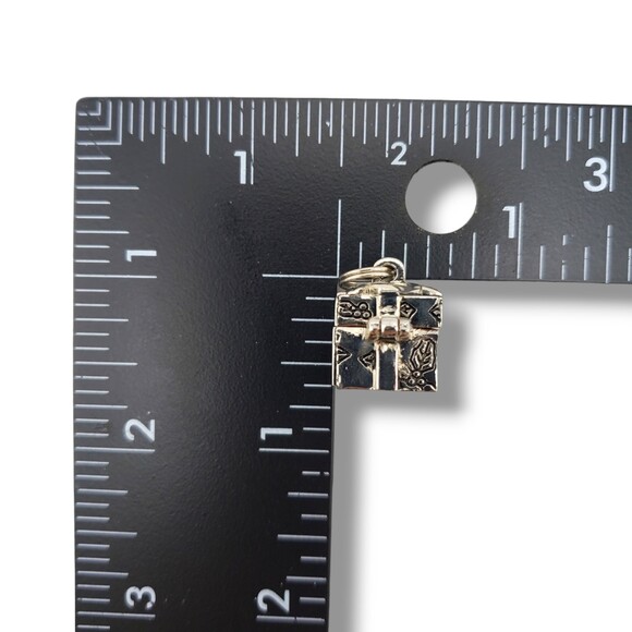 Ganz The Little Christmas Gift Prayer Box Charm Pendant Holly Magnetic Holiday - Picture 6 of 6